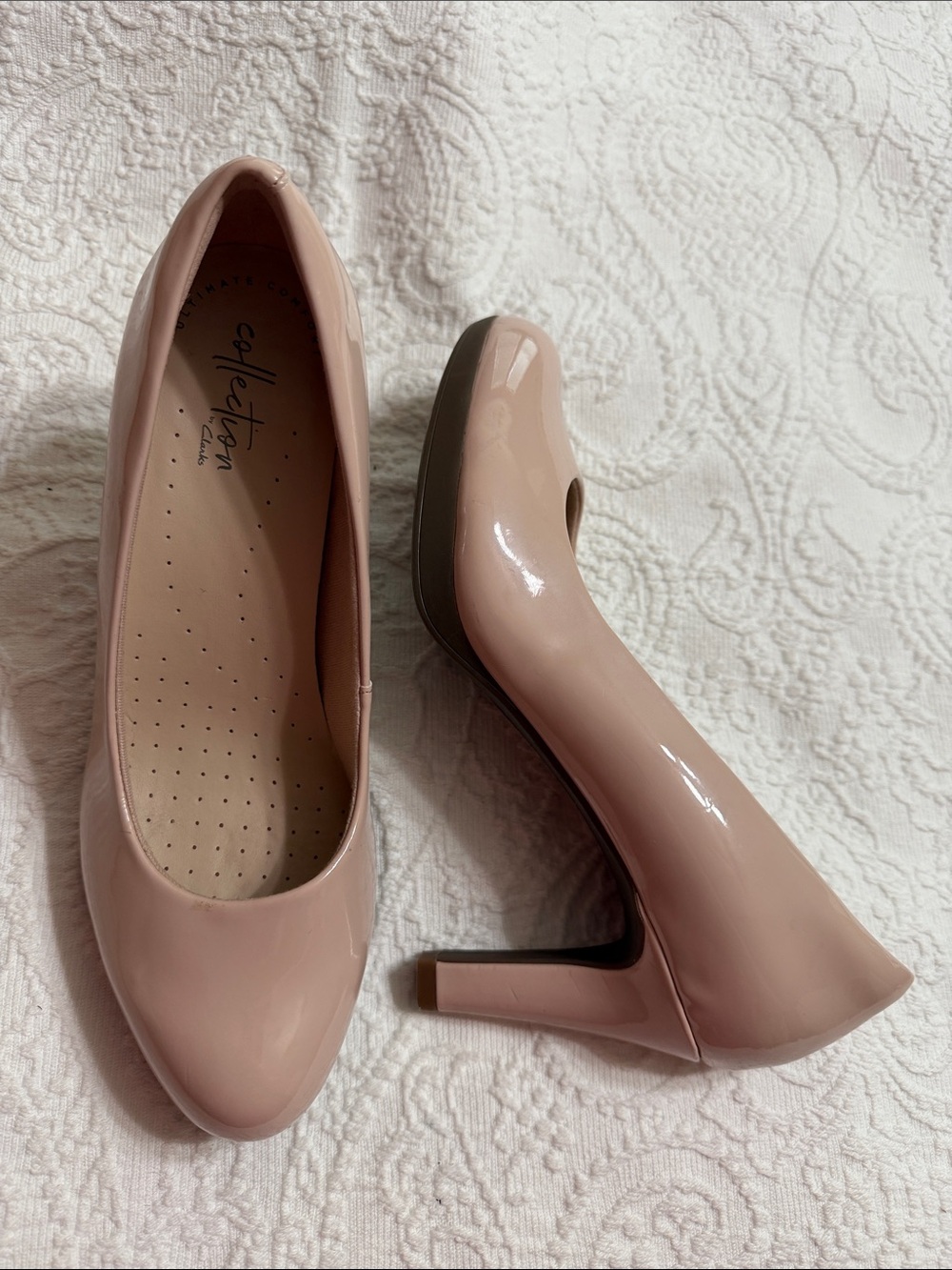 Clarks Size 7.5M BLUSH Patent high heel platform pumps